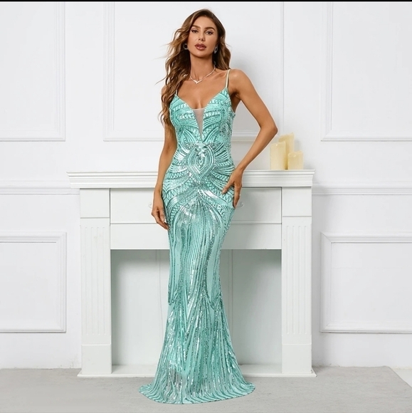 Mint, Graphic Print, Sleeveless,  Backless,  Neck,  Sequined Mermaid Gown - Picture 5 of 16